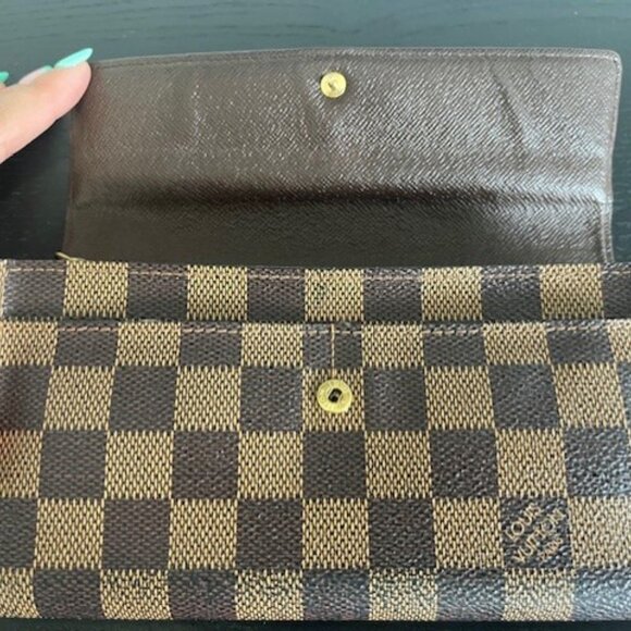 LV- Sarah Damier Wallet - Picture 6 of 8